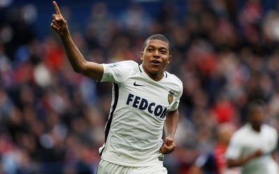 亿兆电竞-乌克兰队绝杀后全队狂奔庆祝